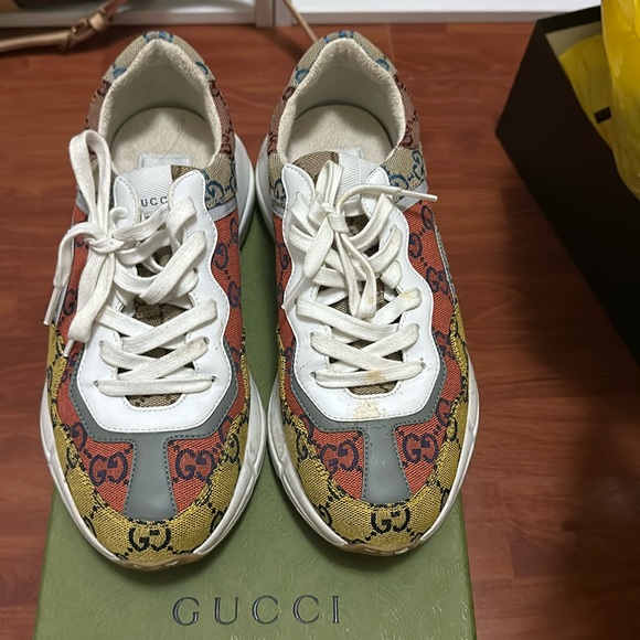Gucci sneakers only worn twice size 38 1/2 - Picture 1 of 3